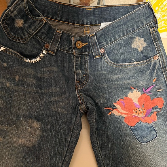 Levi’s jeans in size 7 M - Picture 3 of 15